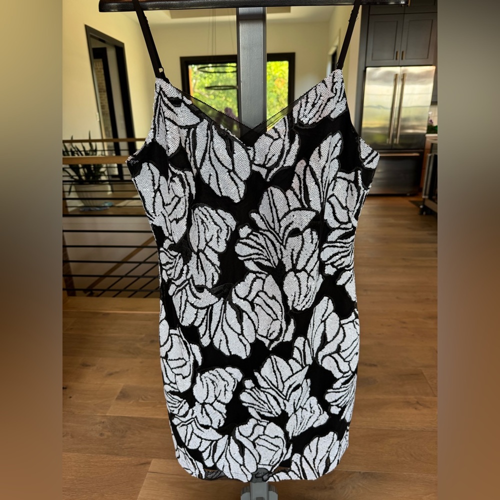 NWOT White House Black Market Sequin Monochrome Patterned Dress